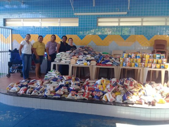 Aproximadamente 13 toneladas de alimentos e R$50 mil foram arrecadados e doados pelo Multiplace Mais em Guarapari
