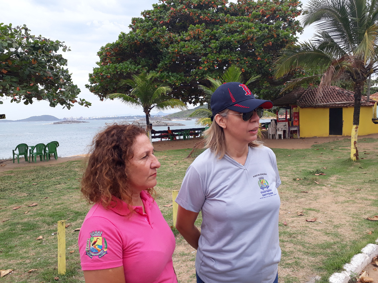 Fiscalização em Praia de Setiba começa com notificação e recolhimento de churrasqueiras em Guarapari