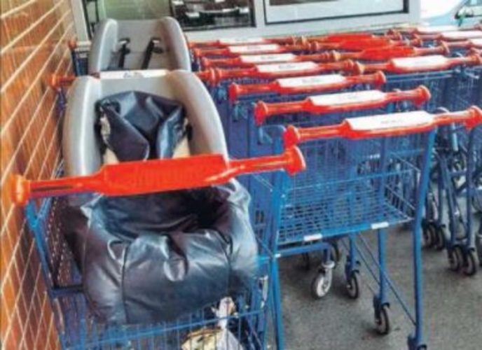 carrinho - Cliente se queixa de falta de carrinho com cadeirinha para bebê em supermercado de Guarapari