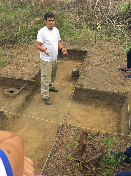 Em visita a sítio arqueológico, alunos do município conhecem patrimônio histórico de Guarapari