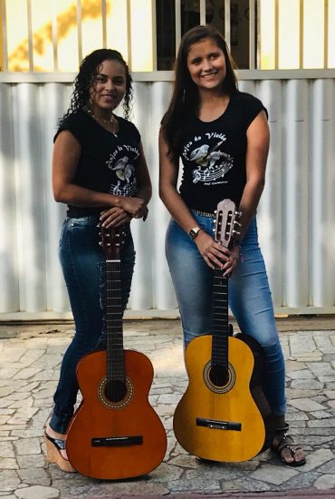 Anjos - Projeto social no bairro Coroado oferece aulas gratuitas de violão em Guarapari