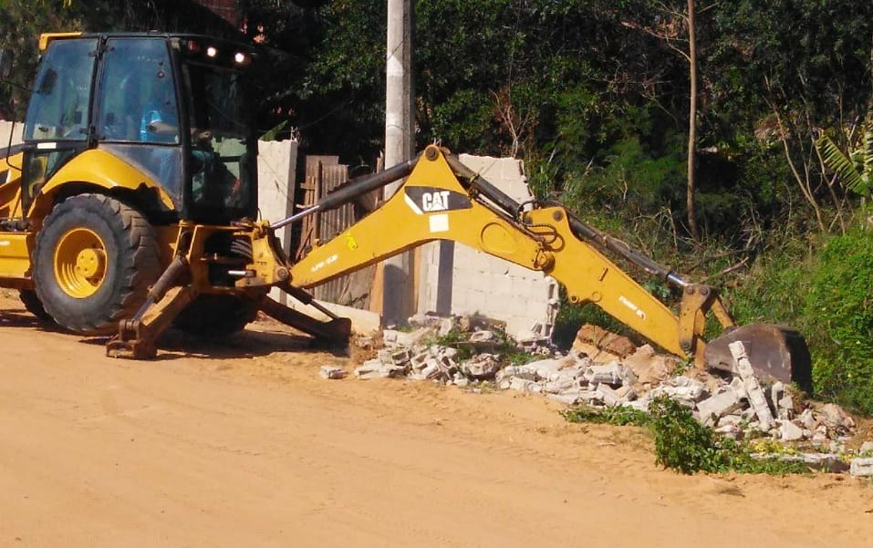 WhatsApp Image 2019 05 08 at 16.20.04 - Muro construído em área de manguezal é demolido em Perocão, Guarapari