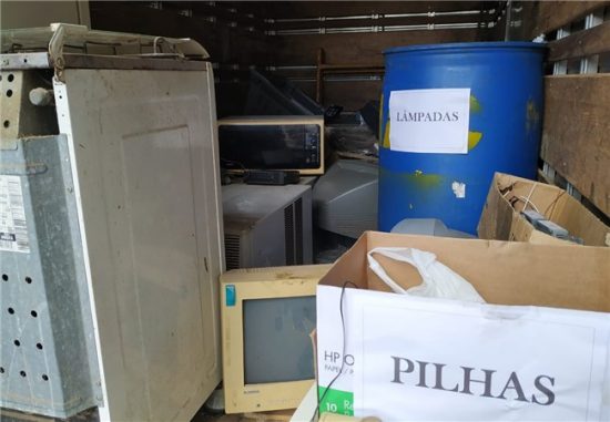 lixo Alfredo Chaves - Ação em Alfredo Chaves recolhe quase uma tonelada de lixo eletrônico
