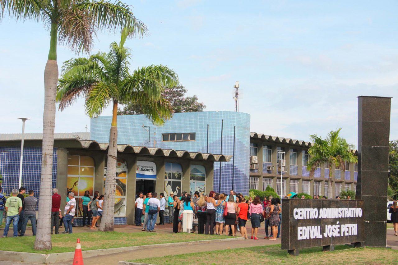 servidores de anchieta - Servidores de Anchieta recebem direitos trabalhistas não pagos na gestão passada