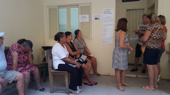 unidade de saúde2 - Morador de Guarapari reclama da demora em sala de vacina