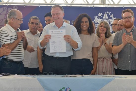 AlfredoBanana - Casagrande vai a Alfredo Chaves e anuncia cerca de R$ 5 milhões em investimentos para o município