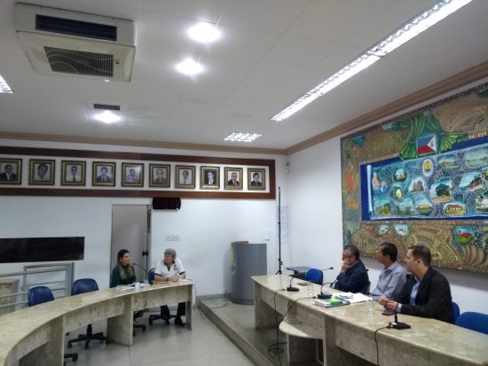 educaçãoc2 - Secretária mostra números sobre investimentos na educação para vereadores em Guarapari