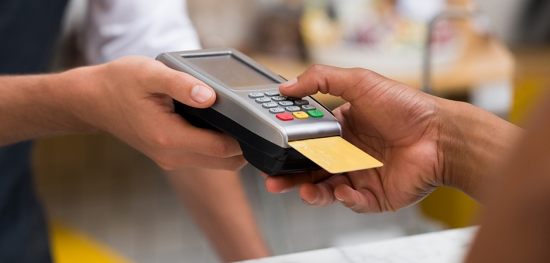Loja reduz limite do cartão de crédito sem avisar consumidora e é autuada pelo Procon de Guarapari