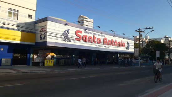 Prateleiras vazias causam dúvidas sobre continuidade da rede de supermercado em Guarapari