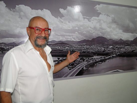 Antônio Ribeiro - Paixão por Guarapari se tornou inspiração para escritor