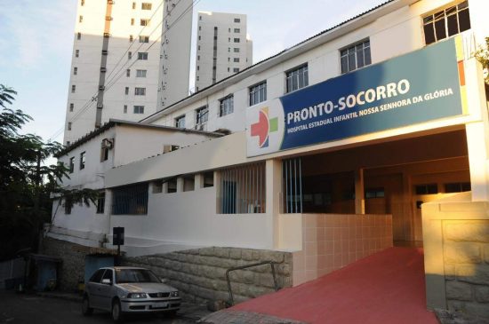 PSGloria - Criança atingida por bala perdida em Guarapari continua internada em estado grave