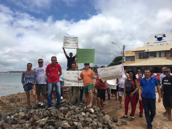 WhatsApp Image 2019 11 22 at 10.54.49 - Moradores de Meaípe protestam contra lentidão em obras no balneário de Guarapari