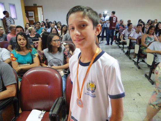 Solenidade homenageia alunos de Guarapari que se destacaram durante o ano