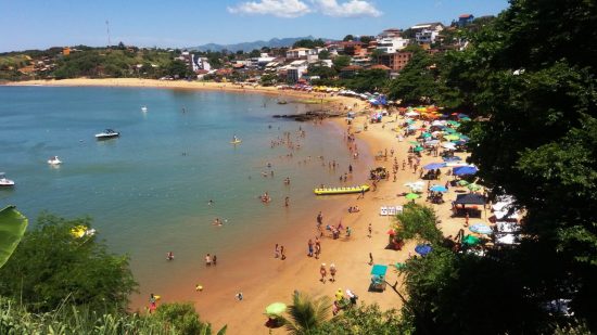Anchieta segue com intensa programação de verão 1 Mar beleza e diversão. Praia da Areia Preta iriri Dirceu Cetto