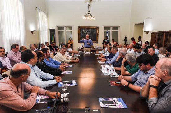 prefeitos1 - Governador do Estado se reúne com prefeitos no Palácio Anchieta