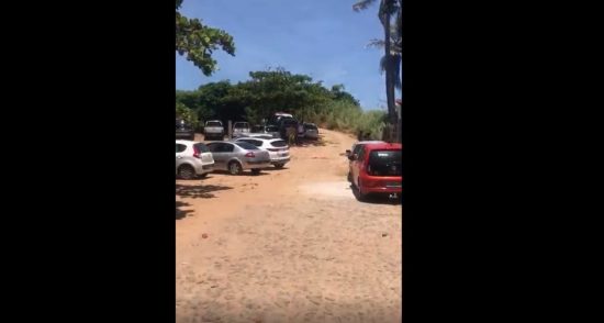 Denúncia Guaibura - Guarapari: Vídeo denuncia estacionamento irregular no Pontal de Guaibura