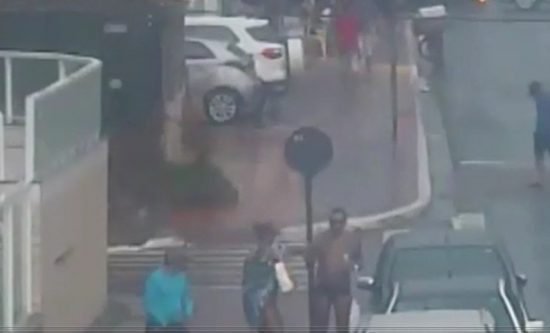 Polícia deve investigar caso de placa arrancada por casal em Guarapari 1 furto placa