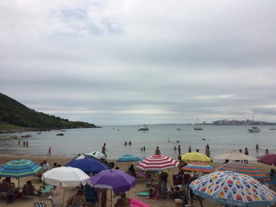 Guarapari tem praias cheias no primeiro sábado do ano 1 praia sábado 02 1