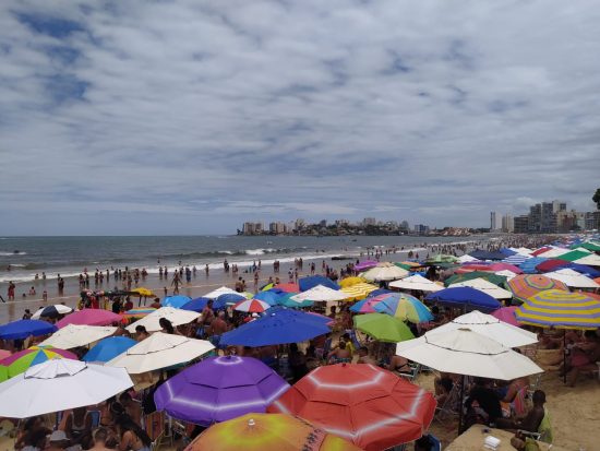 Praia do Morro - Carnaval 2020: Guarapari tem praias cheias nesta segunda (24)