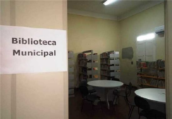 biblioteca - Biblioteca Municipal de Alfredo Chaves funciona temporariamente em novo local