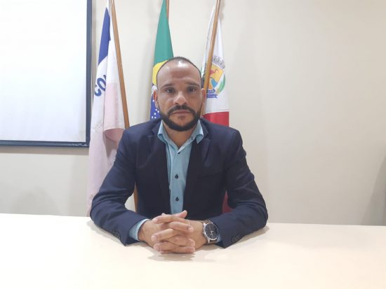 PRESIDENTE DA CÂMARA VEREADOR ENIS GORDIN - Vereadores de Guarapari aprovam projeto que suspende pagamento de dívidas com o município