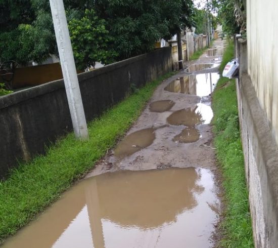 Moradora de Guarapari reclama de alagamento em rua de Santa Mônica 1 Rua Anchieta Santa Mônica