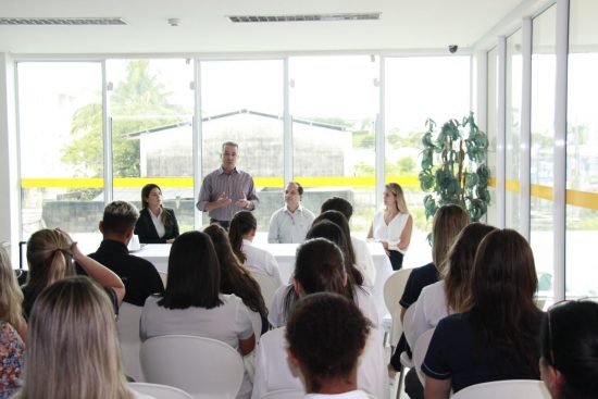 Deputado oficializa emenda federal de R$ 200 mil para Hifa Guarapari 3 Ted