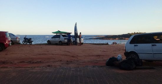 praia3 - Isolamento Social: Registros mostram banhistas em praia de Guarapari