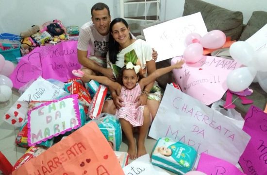 70e929d9 d0c4 4163 954c 7feaf163a1be - Amigos surpreendem grávida com “charreata” em Guarapari