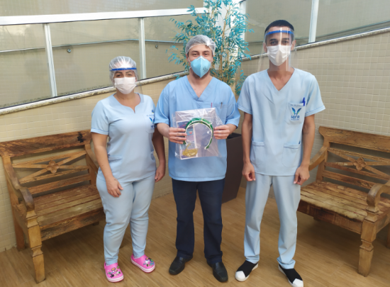 Protetores faciais doados chegam ao Hifa Guarapari 1 Projeto protetor