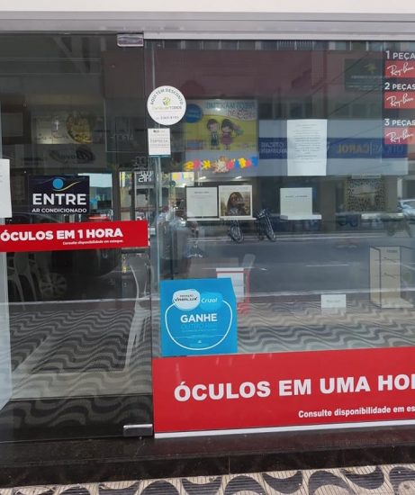 Coronavírus: Vitrines vazias retratam incertezas de lojistas em Guarapari 2 praiana