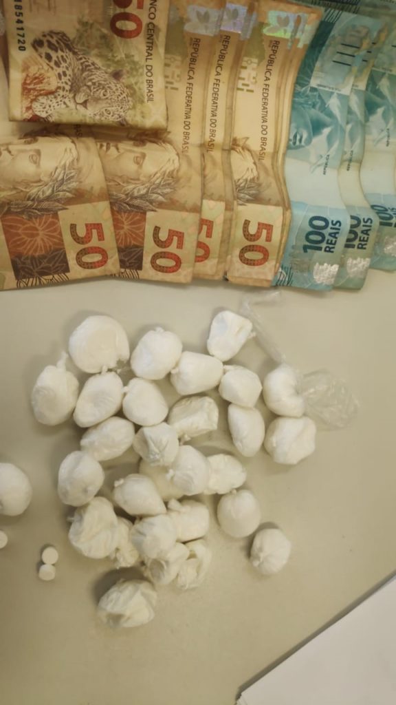 Pctaxista - Polícia prende taxista suspeito de traficar e transportar cocaína em Guarapari
