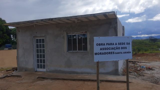 Comunidade de Santa Arinda pede doações para obra da associação do bairro em Guarapari