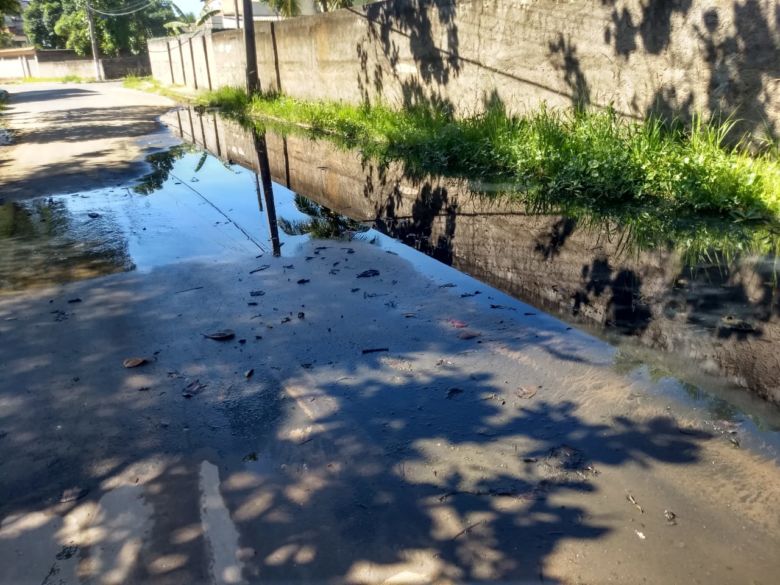 Guarapari: Moradores de Setiba reclamam de ruas alagadas no bairro