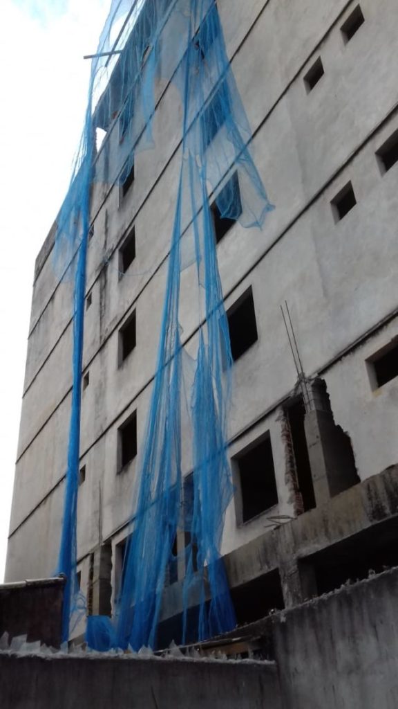 Obras da nova sede da Prefeitura de Guarapari causam transtornos a morador