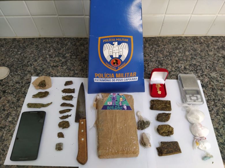02 - PM detém suspeitos e apreende drogas durante Operação Sentinela em Guarapari