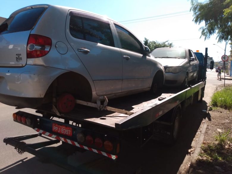 Polícia Civil retira veículos das proximidades da delegacia de Guarapari