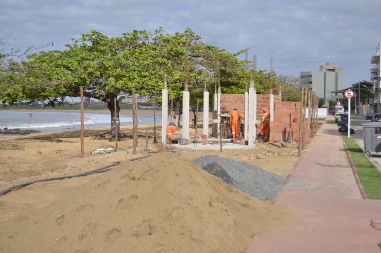 Prefeitura de Anchieta constrói novos quiosques em Castelhanos