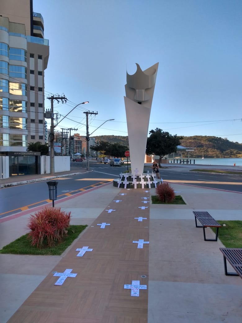 Grupos de Guarapari homenageiam mortos pela Covid-19 no município
