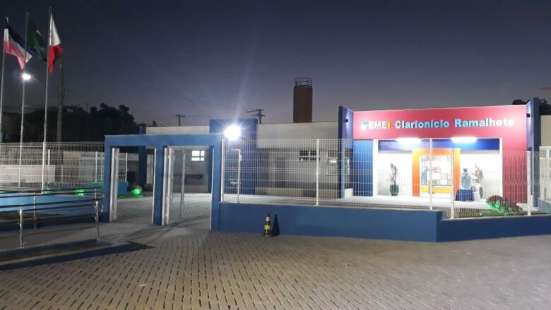 Prefeitura de Guarapari inaugura creche no bairro Adalberto