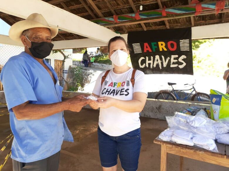 Associação Afro distribui 5 mil máscaras em Alfredo Chaves