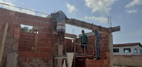 Guarapari: Chuva destrói barraco e grupo pede doações para construir casa para a família