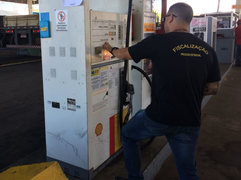 Procon monitora preços dos combustíveis em postos de Guarapari e outros 13 municípios do ES