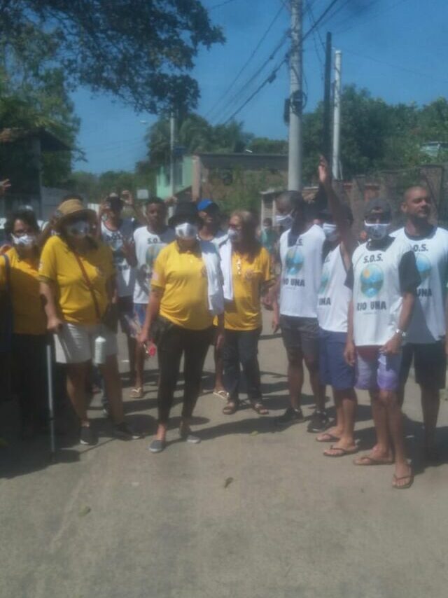 Mutirão retira mais de 600 kg de lixo do Rio Una em Guarapari