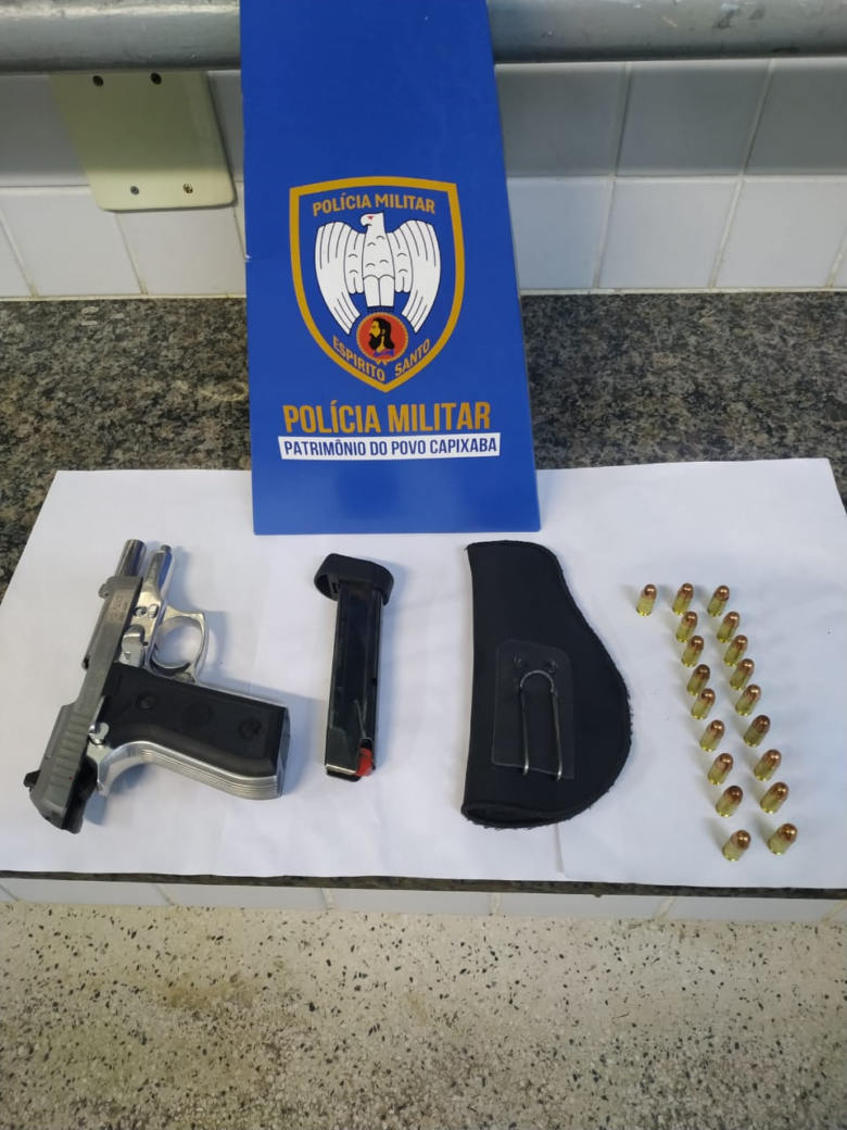 PM apreende submetralhadora caseira e pistola em Guarapari