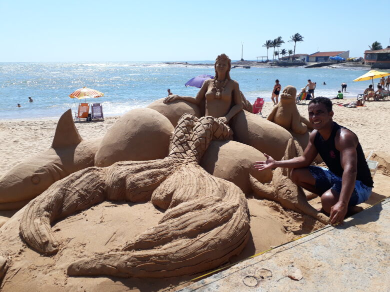 20201108 085843 - Artista carioca cria esculturas de areia em praia de Guarapari