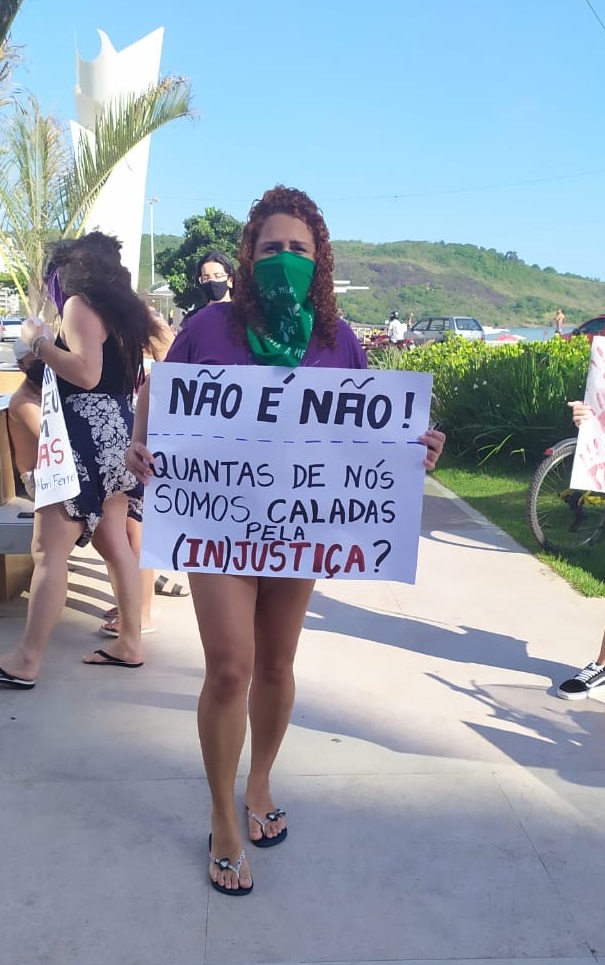 Protesto pede justiça por Mariana Ferrer, em Guarapari