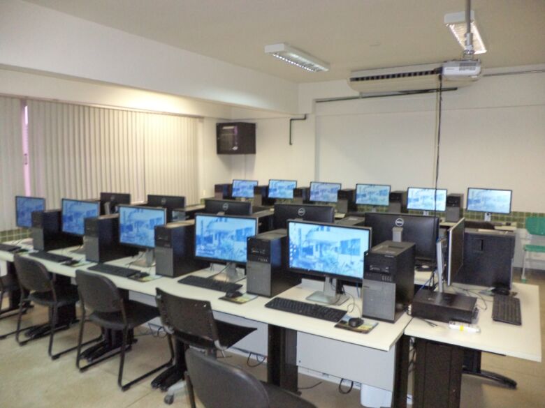 lab info 2 - Ifes Guarapari abre laboratórios de informática para fazedores de cultura do município