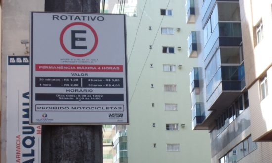 Rotativo distribui orientações de uso aos motoristas de Guarapari