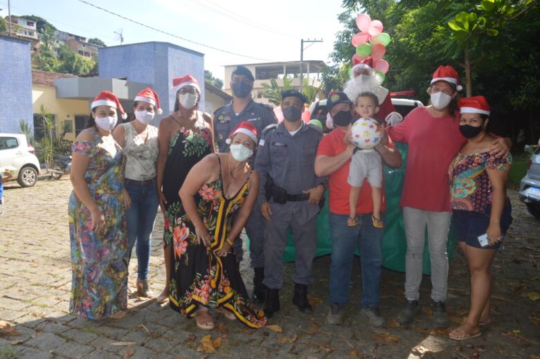 Campanha Natal Feliz entrega mais de 900 brinquedos em Alfredo Chaves